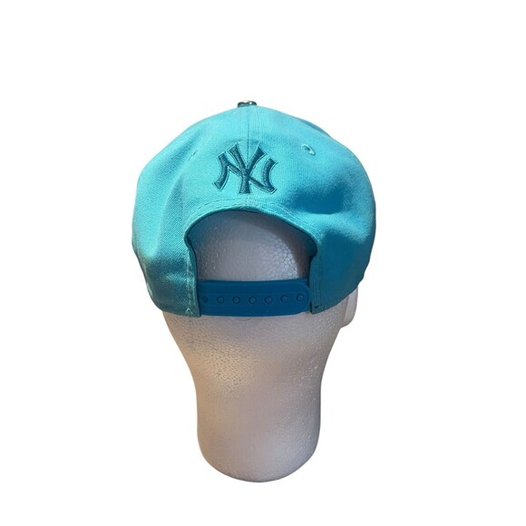 New Era 9fifty Embroidered New York Yankees teal/silver snapback hat - Picture 4 of 7